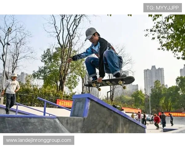 重庆滑板队的逆袭之旅：从默默无闻到闪耀街头的奋斗故事