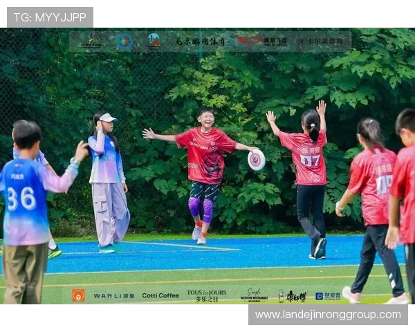 南京飞盘队与重庆飞盘队赛后状态分析与表现评估